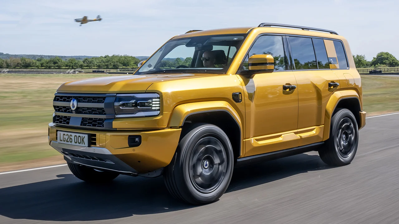 Denza entra en el segmento SUV con el Bao 5, una bestia de 544 CV y capacidad 4x4 para hacerte olvidar al Land Rover Defender