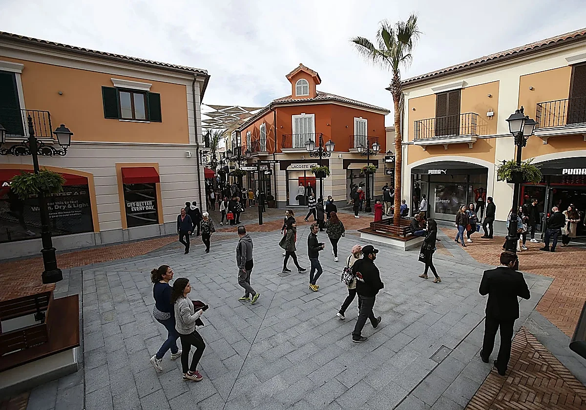Malaga union warns it will take 'legal action' if Plaza Mayor shops start opening until midnight