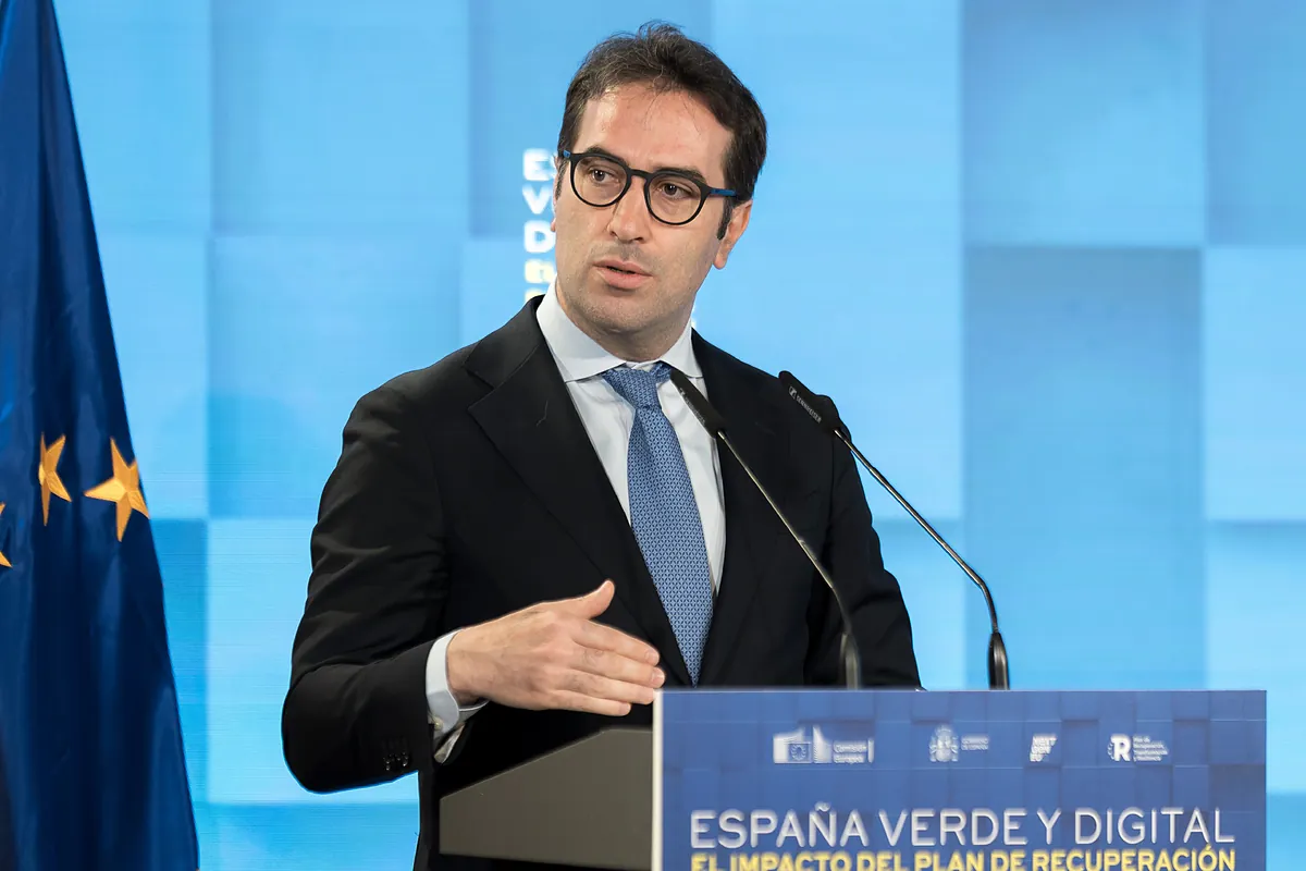 España plantea a un Eurogrupo dividido un ahorro de 25.000 millones emitiendo Eurobonos