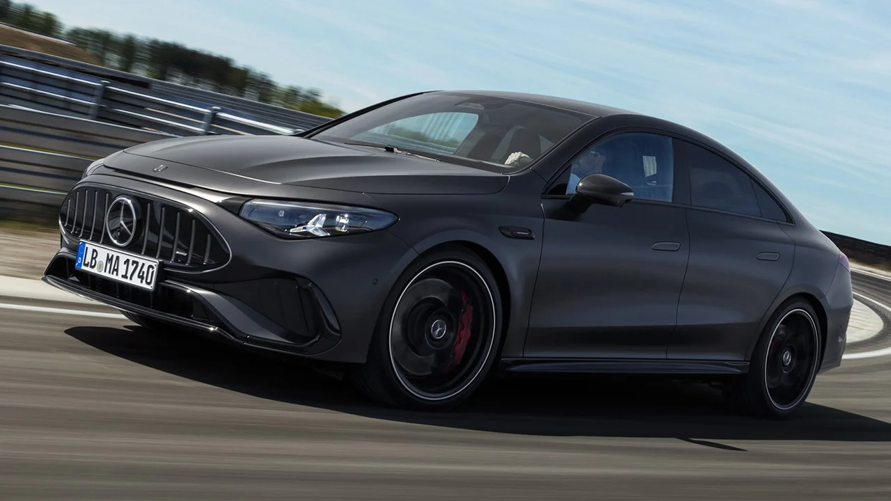 Llega el nuevo Mercedes-AMG CLA 45 4MATIC+ con tres motores y 680 CV para agitar el mercado de deportivos eléctricos
