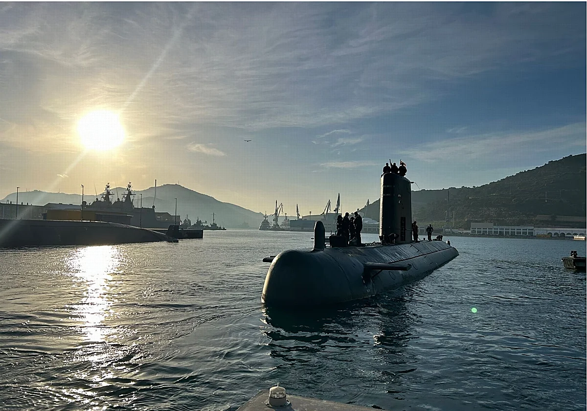 La justicia avala que el CNI retire el acceso a secretos oficiales a un sargento de submarinos que se casó en secreto con una rusa