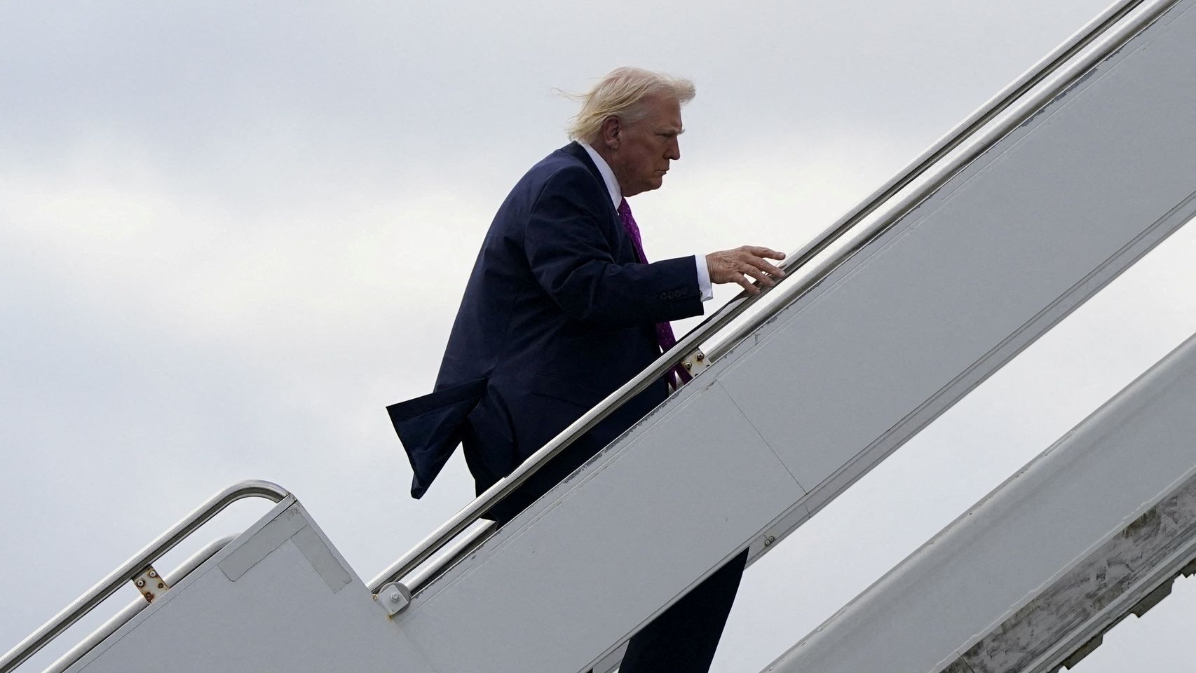 Trump fue evacuado de Turquía en el Air Force One a la carrera y con las ventanillas bajadas por temor a ser alcanzado por Irán