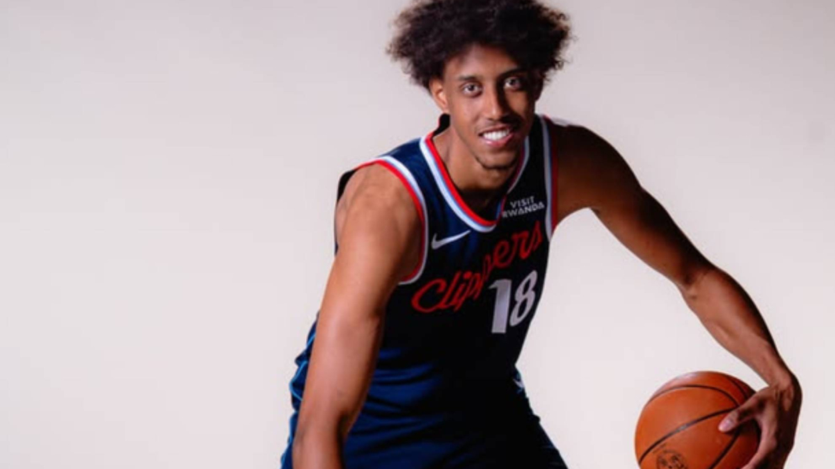 Baba Miller, el 'unicornio' español con alcance de 2,82 m, destaca con los Clippers tras firmar por 9,6 millones