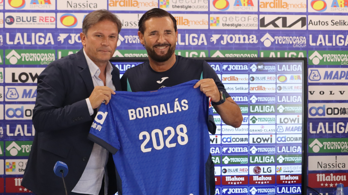 Bordalás, en su acto de renovación: “Ha sido una decisión fácil”