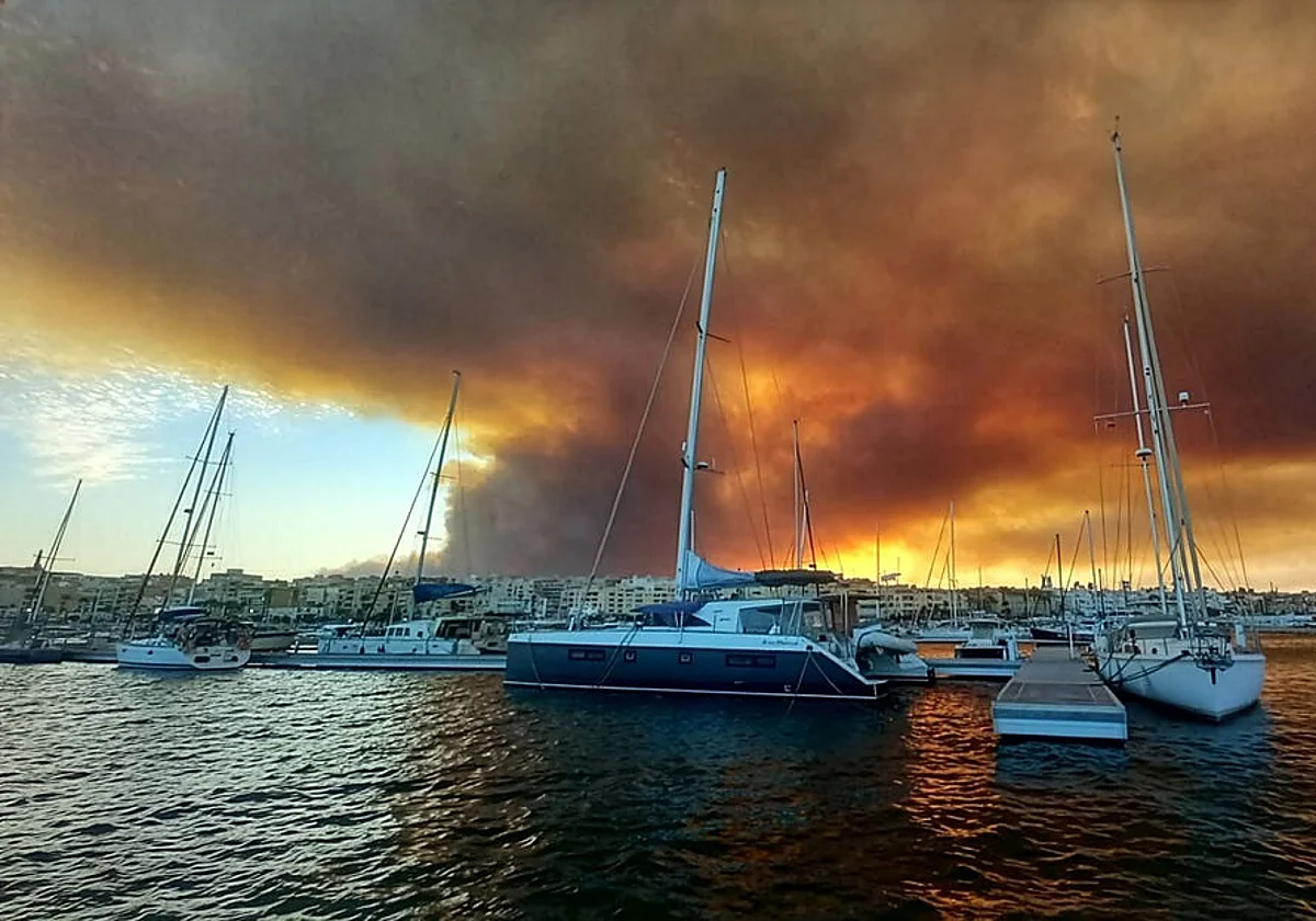 Residents instructed not to leave the areas affected by the Almeria fire or to use alternative routes without authorisation