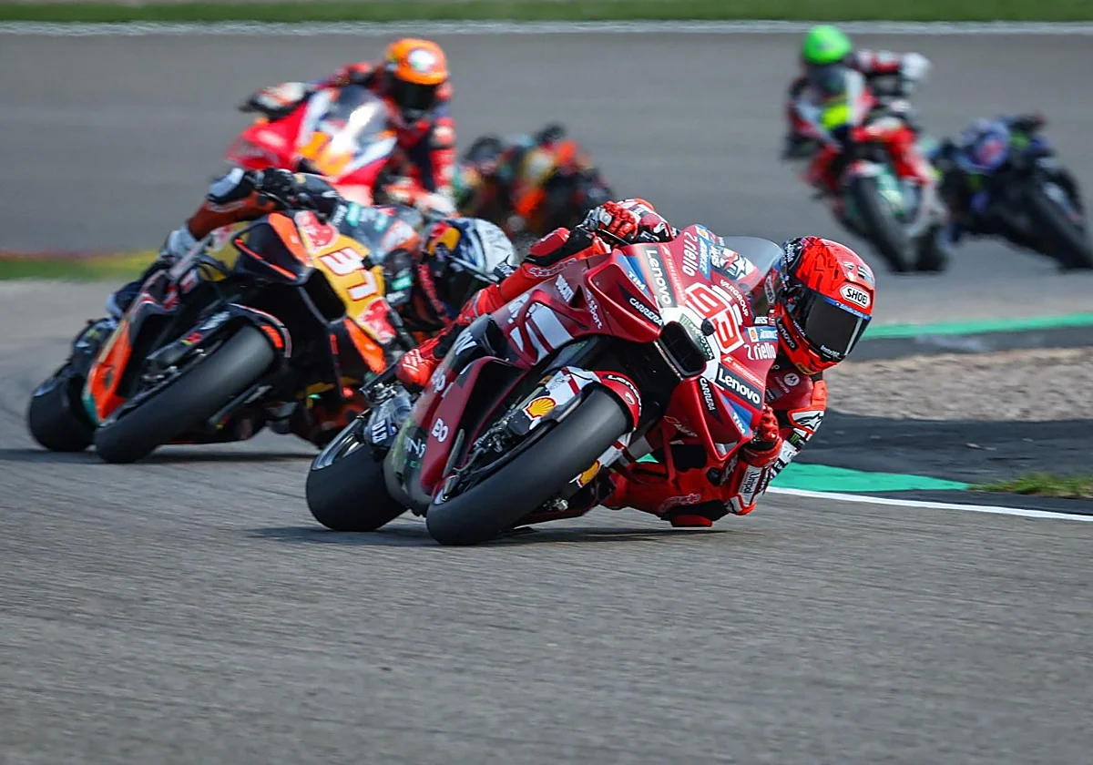 Marc Márquez manda en su feudo de Sachsenring
