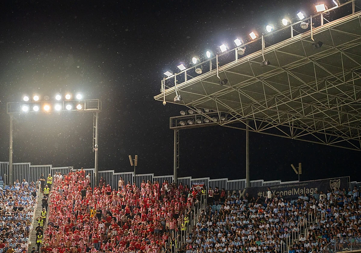 Instalar luces LED en La Rosaleda, la prioridad para el Málaga en las reformas