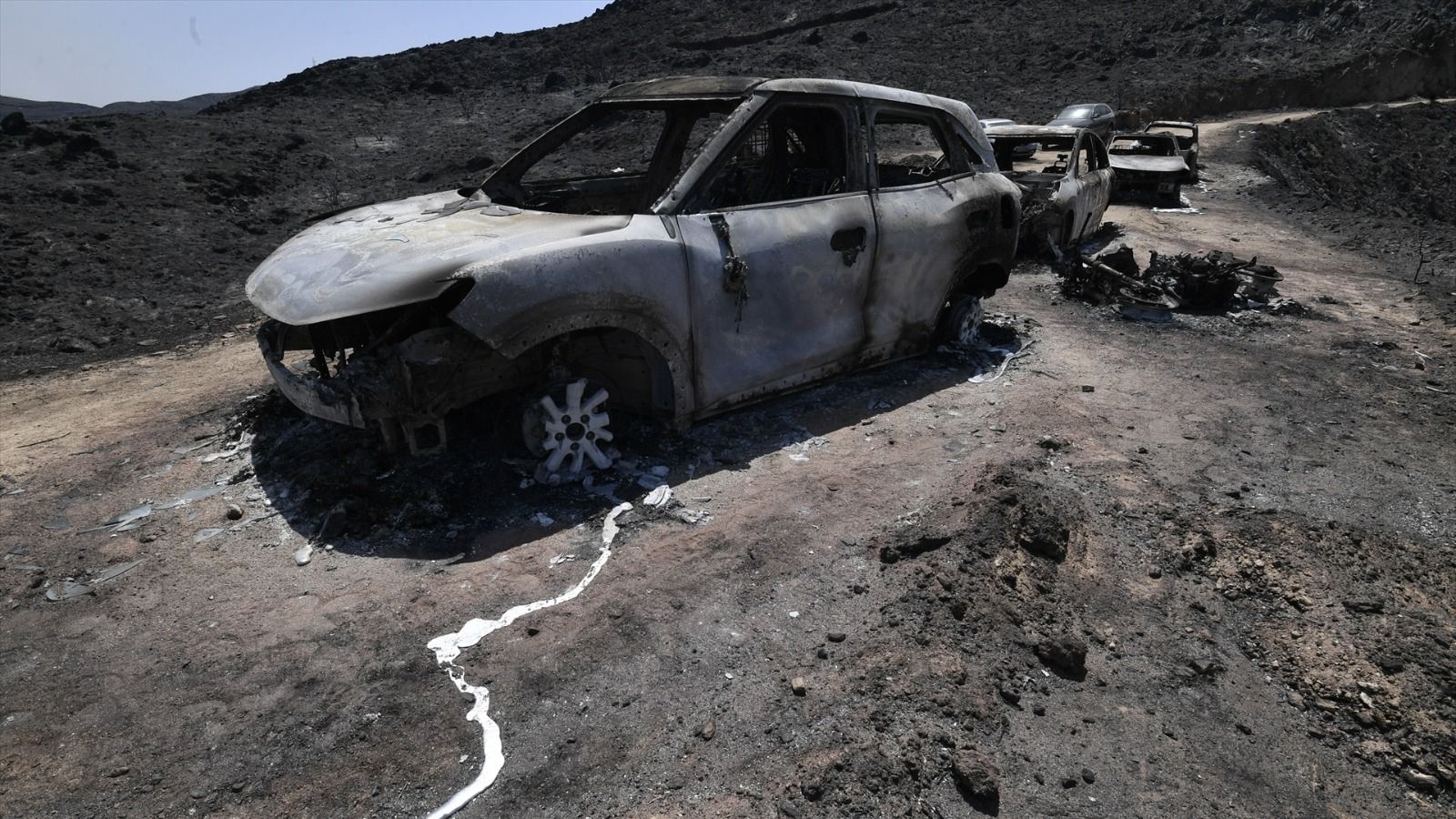 "Quisieron huir y han muerto familias enteras en los coches": el terror de los 600 desalojados por el incendio de Los Gallardos