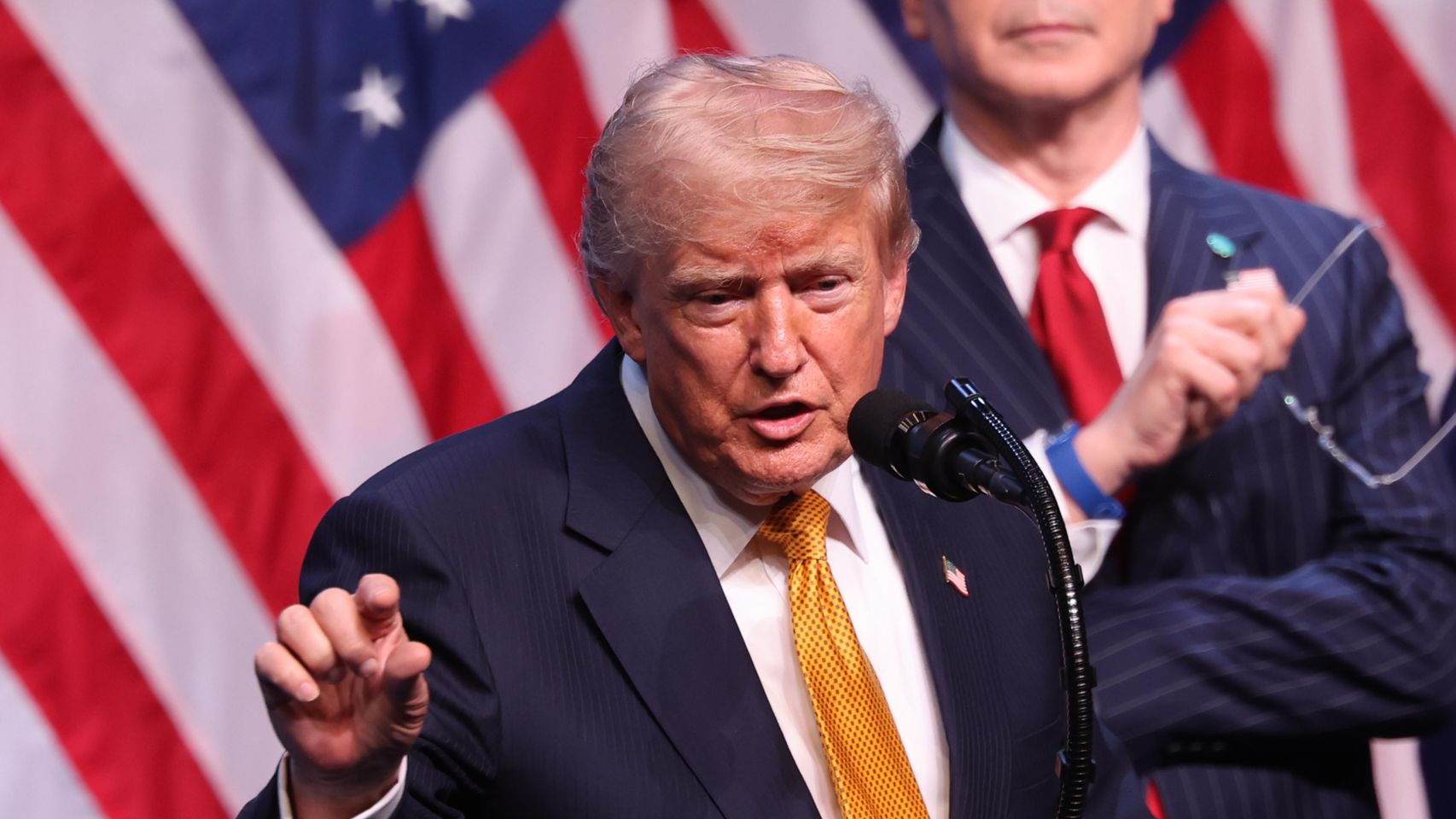 Escala la tensión entre Irán y EEUU: Trump amenaza a los iraníes con "mil misiles" si Teherán intenta asesinarlo