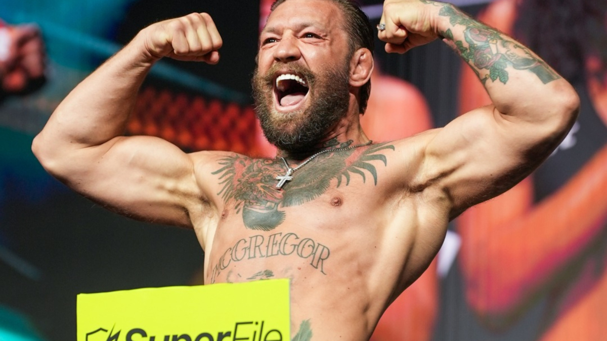 Así ha sido el último careo entre McGregor y Holloway antes del UFC 329