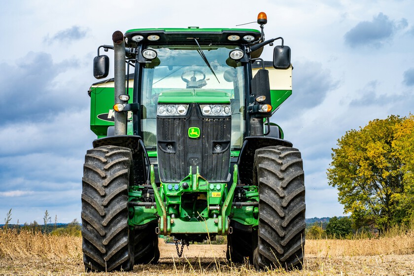 John Deere pierde la partida y el control total de las reparaciones de sus tractores: estará bajo lupa 10 años