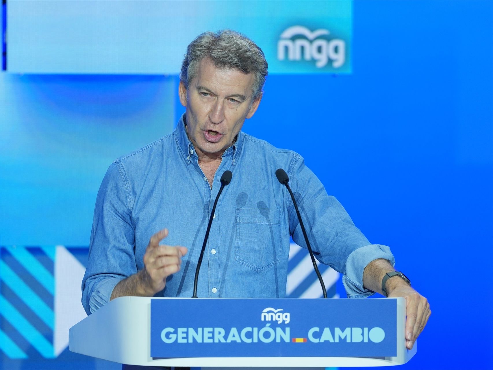 Feijóo replica a los ataques por cuestionar la 'ley de nietos' y el absentismo: "Me da igual, vengo a abrir debates valientes"