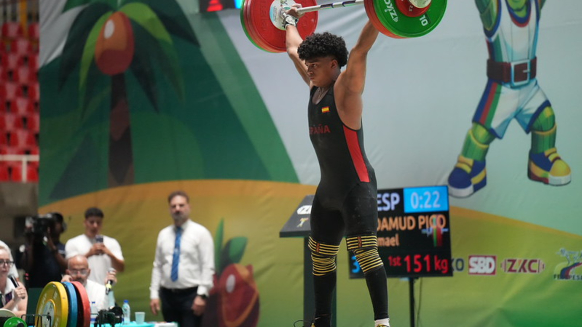 Erik Guadamud: oro en arrancada y doble plata en el Mundial sub 17