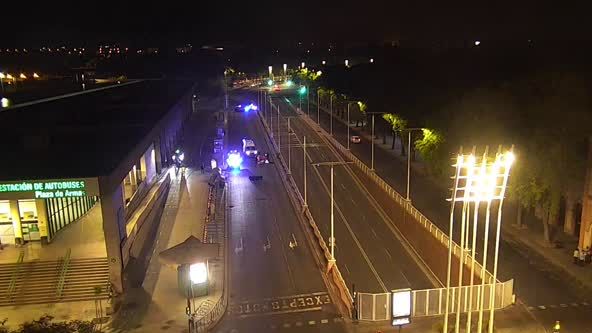 Muere una motorista en Sevilla al chocar con la mediana que separa la calle Torneo, a la altura de la estación de Plaza de Armas
