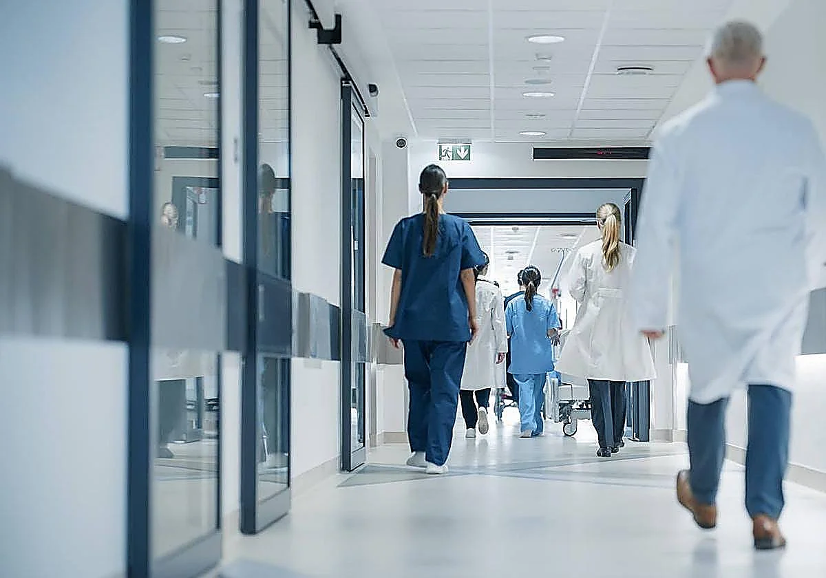 Prisión por insultos xenófobos a un médico en Málaga y golpearle con la puerta de la consulta