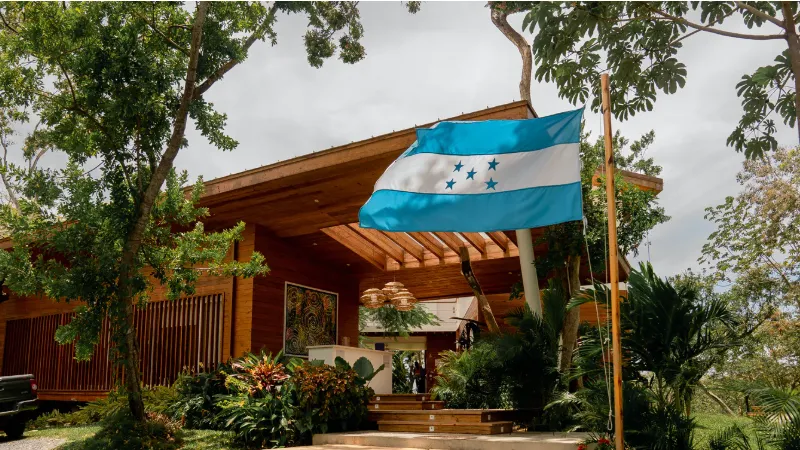 La ciudad autónoma financiada por Peter Thiel en Honduras despierta el interés de inversionistas mexicanos