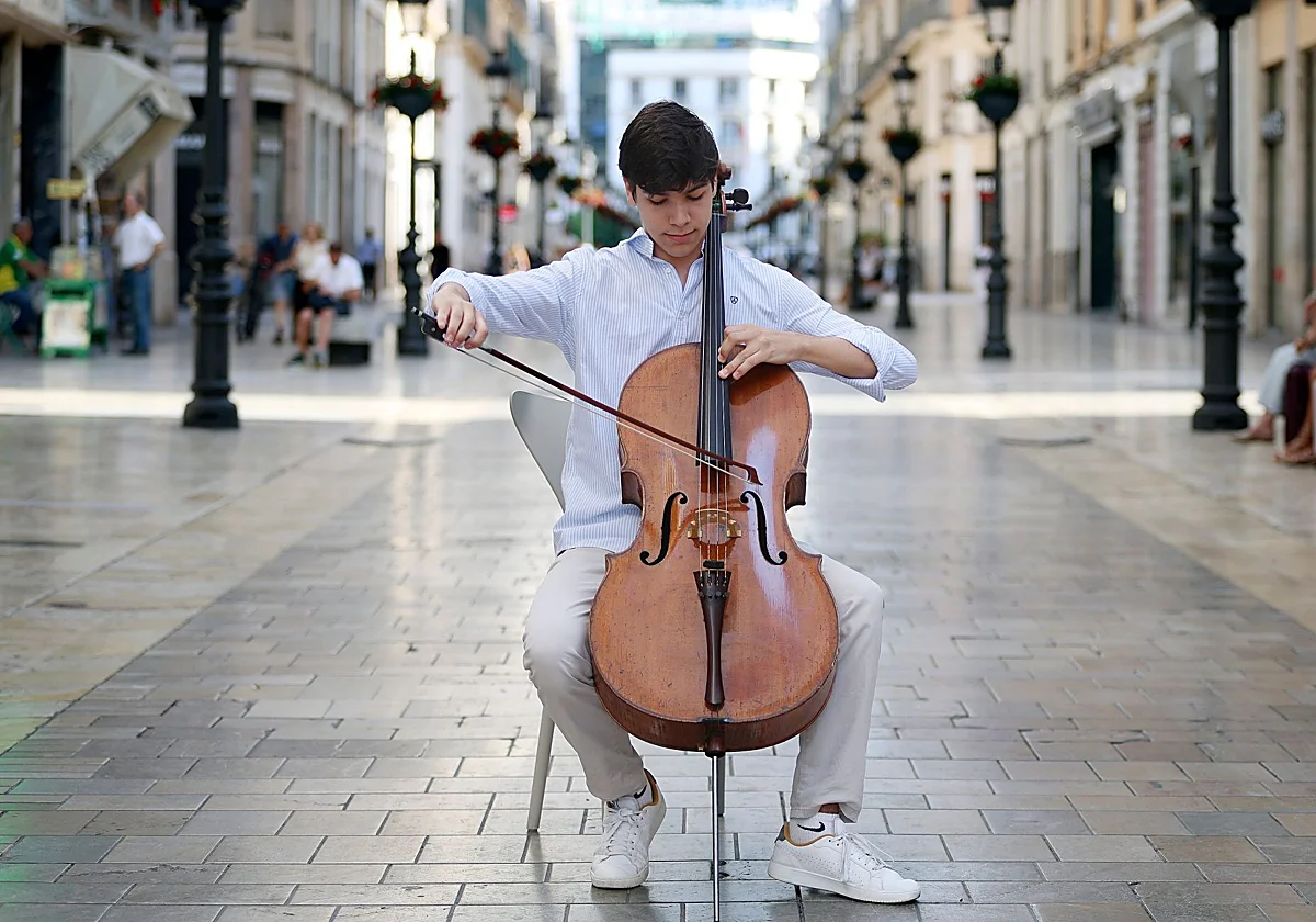 Álvaro Lozano, el malagueño que deslumbra en la élite del violonchelo