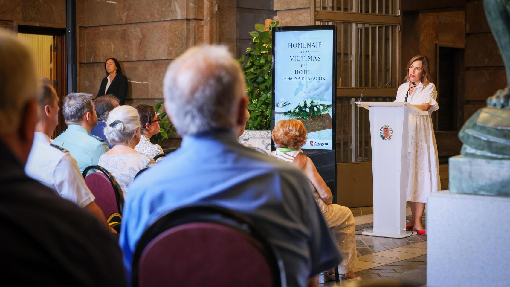 Zaragoza recuerda a las víctimas del hotel Corona de Aragón, todavía sin resolver: "Vuestro dolor fue el gran olvidado"