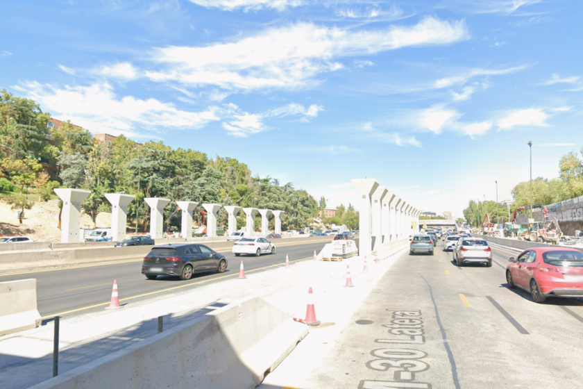 Madrid quiere echarle 110.000 toneladas de peso encima a la M-30. Y el reto no es técnico: es no colapsar la vía