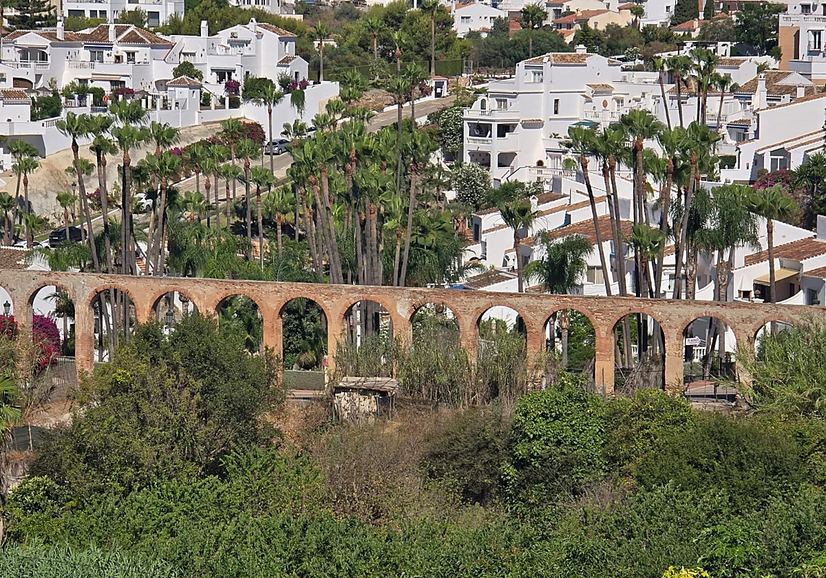 El acueducto Agua de Hierro de Nerja entra en la Lista Roja por su grave deterioro