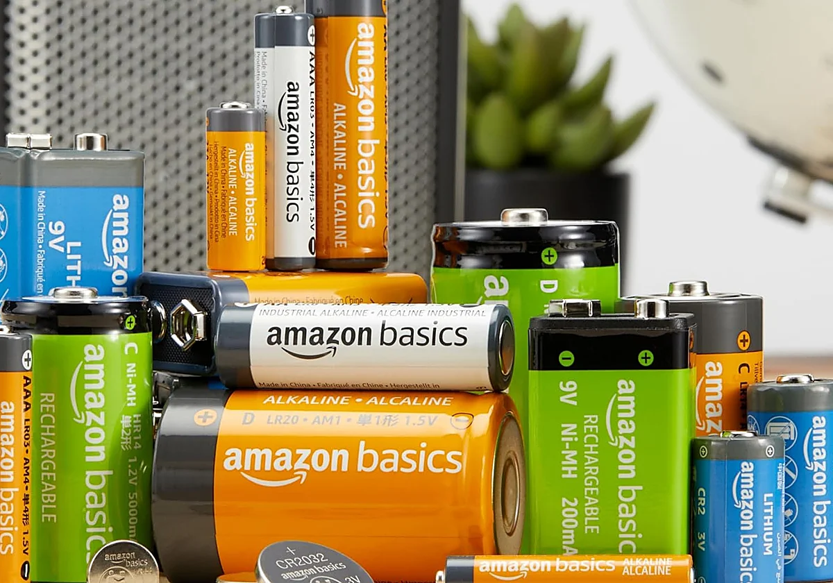 Si hay algo que no puede faltarte en casa es este pack de pilas de Amazon Basics