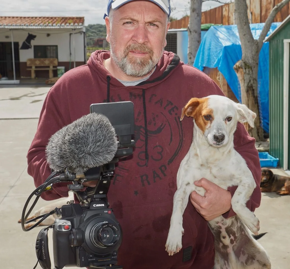 Man films his first documentary after visit to Los Barrios dog shelter
