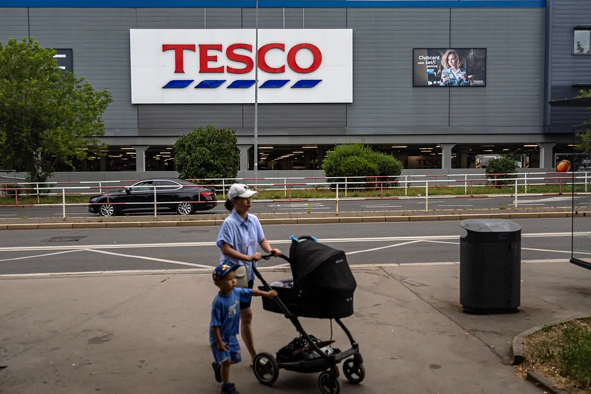 Tesco estudia la venta de su negocio europeo