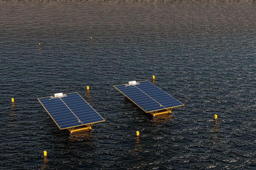 España estrena su primera plataforma solar marina precomercial: un catamarán flotante de 1 MW que ya está en Valencia