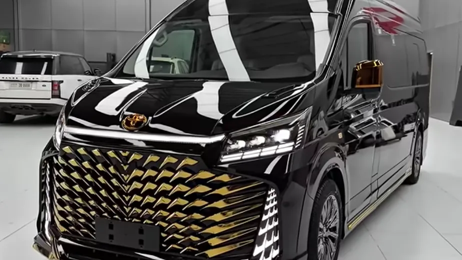 Ni Ferrari ni Bugatti, los famosos prefieren moverse en estas lujosas furgonetas