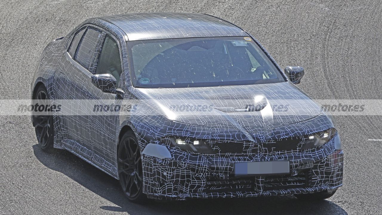 El nuevo BMW M3 eléctrico ya esconde poco, estas fotos espía en Nürburgring revelan un deportivo eléctrico radical