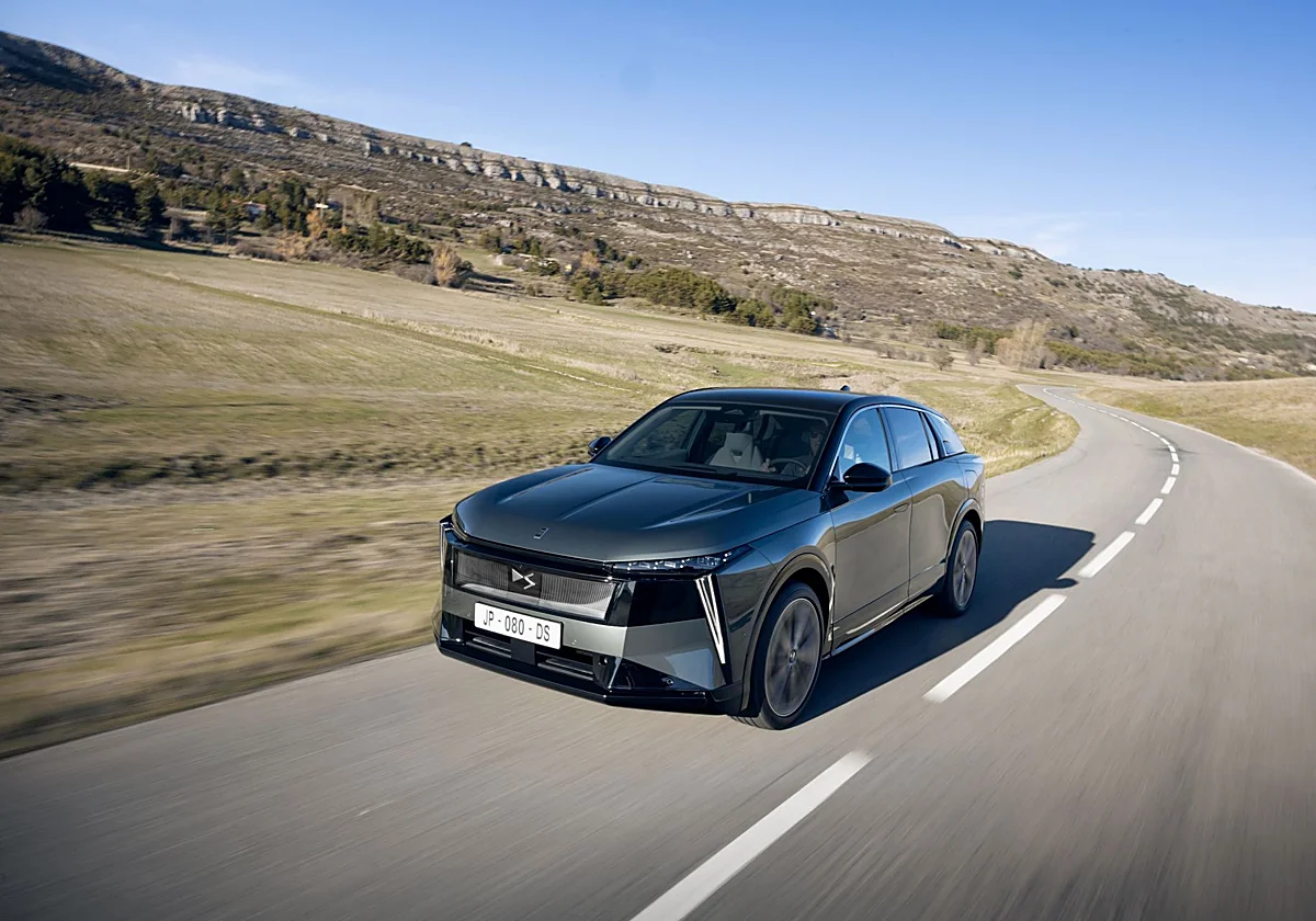Probamos la versión híbrida y el eléctrico de mayor autonomía del DS Nº7