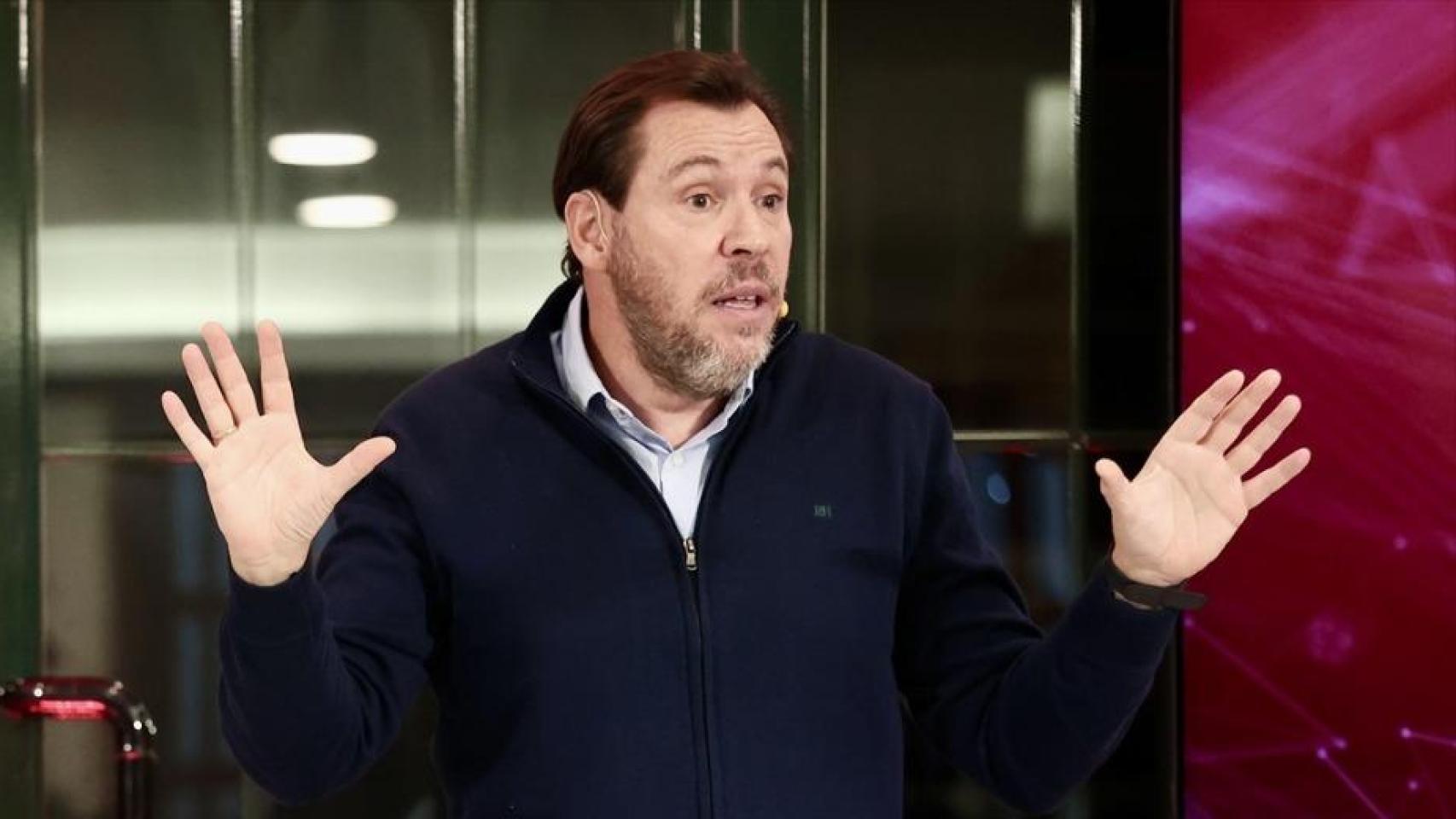 Puente, de espaldas al Rey, envenena la "convivencia" con tortazos a diestro y siniestro: de Madina a Feijóo y Jordi Sevilla