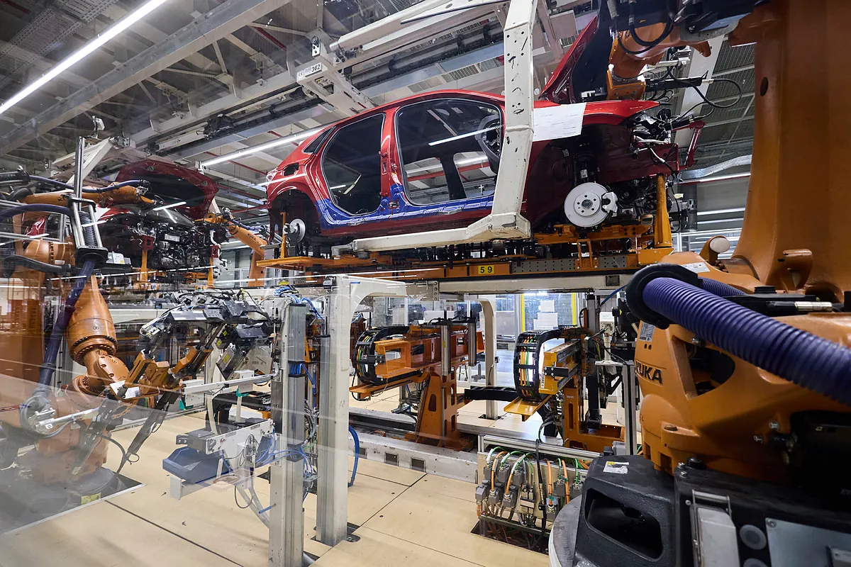 El sector español del automóvil hunde un 56% su beneficio y pierde 3.200 empleos