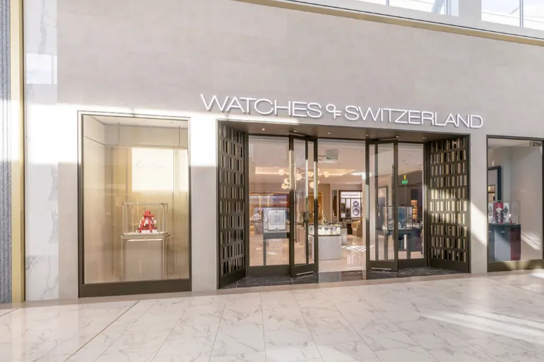 Watches of Switzerland desafía la ralentización del lujo con un repunte de ventas en EEUU
