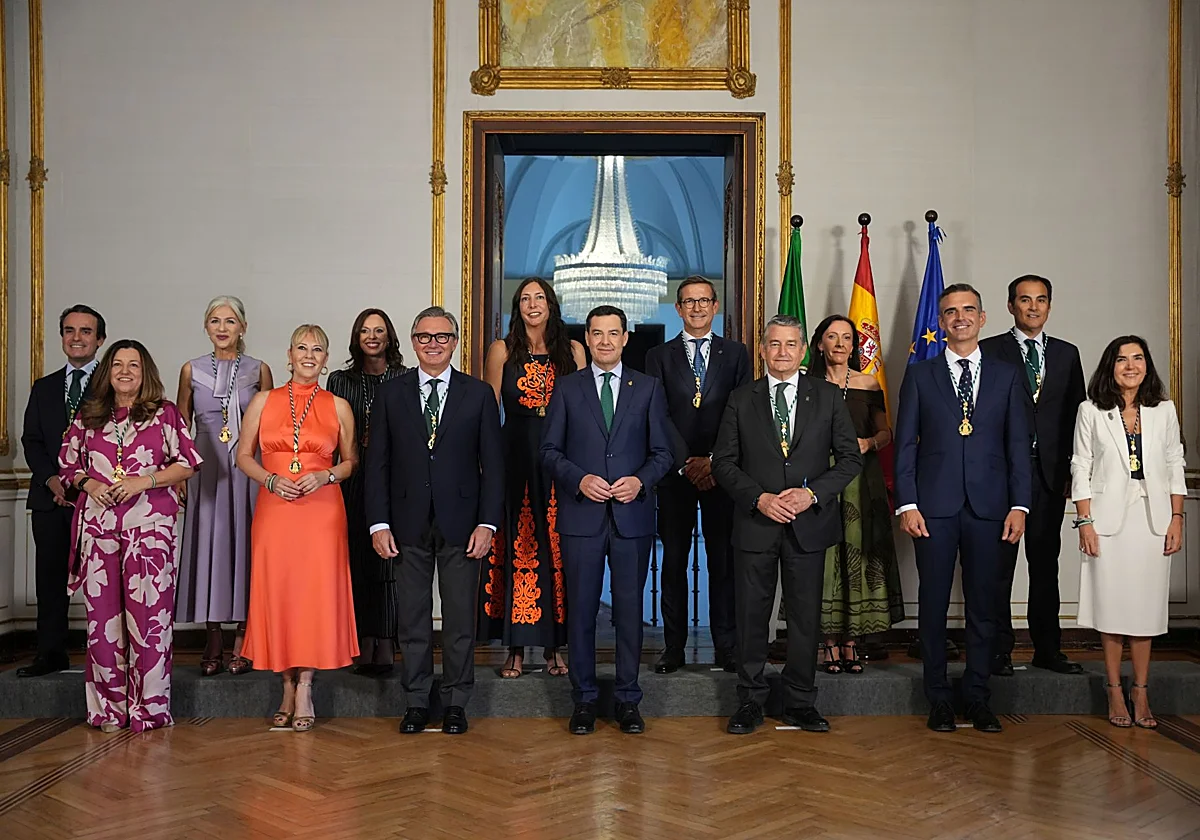 Moreno advierte tras el primer choque con Vox: «Dos partidos, pero un solo gobierno»