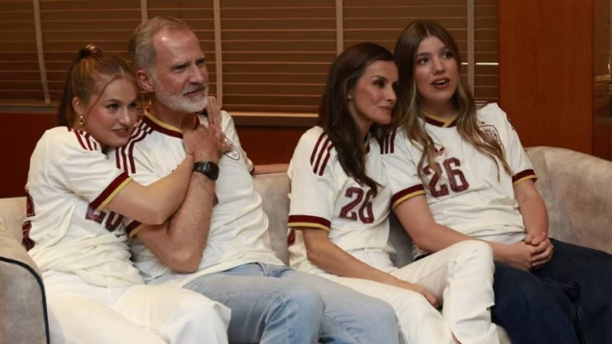 Los Reyes irán a la final del Mundial con la Princesa Leonor y la Infanta Sofía para apoyar a la selección