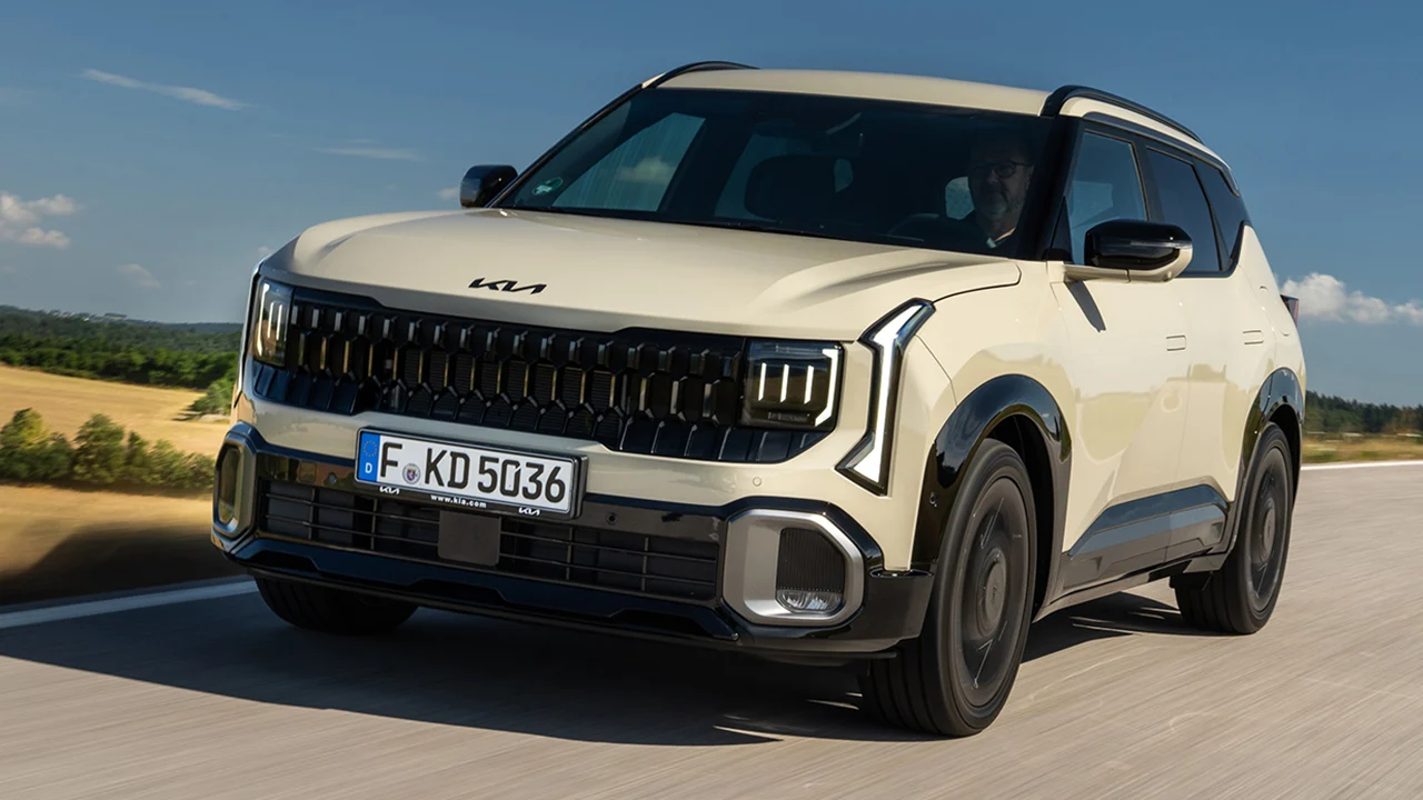 536 litros de maletero, opción 4x4 y precio rebajado, así es el nuevo SUV de KIA pensado para España