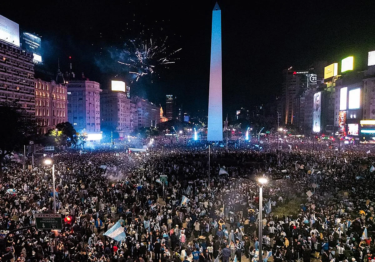 Los argentinos celebran en las calles la histórica victoria contra Inglaterra