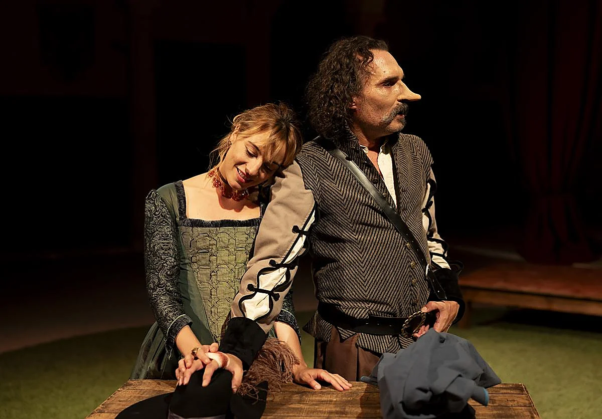 Cyrano emociona en el patio del Vicente Espinel