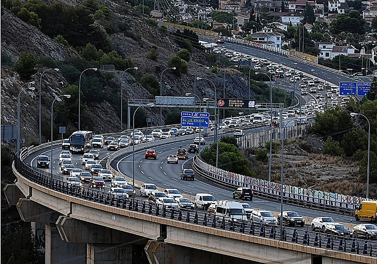 Axarquía town halls demand improved transport options as pressure on existing infrastructure grows