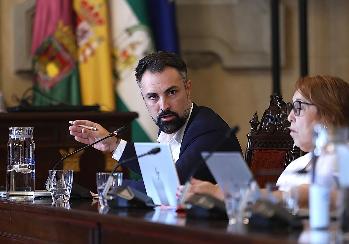 Rifirrafe entre el PP y el PSOE por lo que cobran los concejales sin dedicación por asistir a pleno