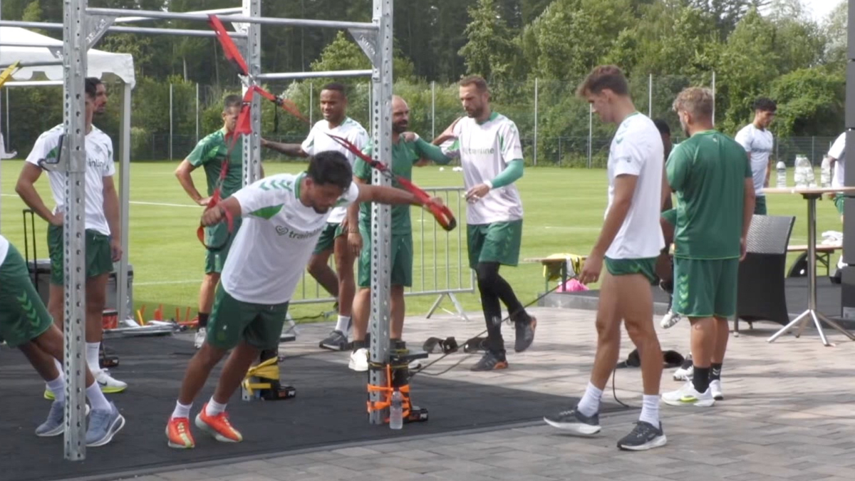Pau López dejará esta tarde el 'stage' del Betis para firmar por el Andorra