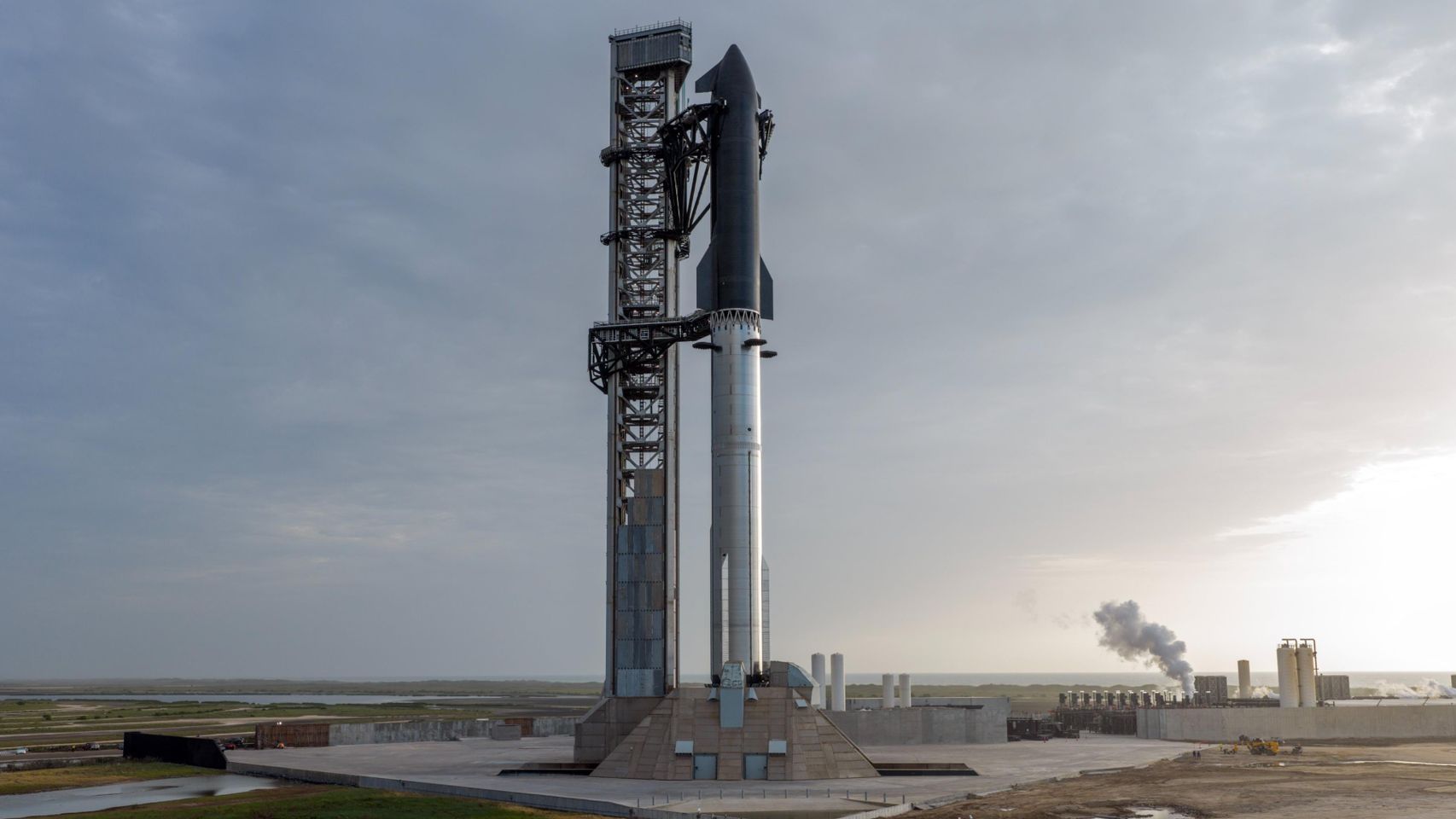 SpaceX aborta el lanzamiento del gigantesco cohete Starship en el último momento: "Algunos motores no arrancaron"