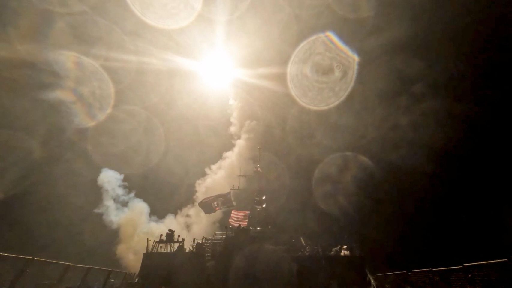 Guerra de Irán, última hora en directo | Teherán responde a los bombardeos de EEUU atacando bases militares aliadas en la sexta jornada de conflicto