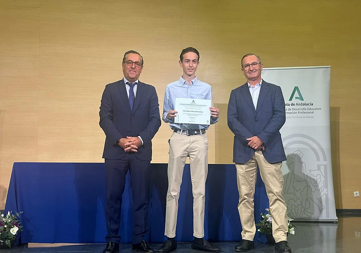 Málaga premia la excelencia de 13 estudiantes en los Premios Extraordinarios de Bachillerato