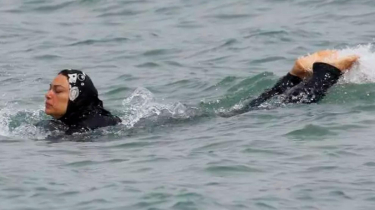 Expulsan a tres mujeres de las piscinas de Burgos por bañarse con burkini