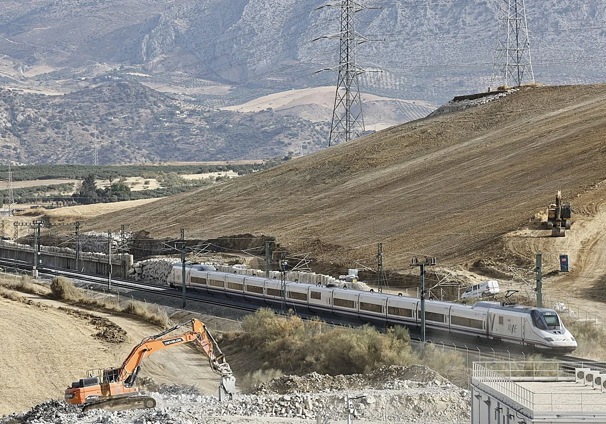 La alta velocidad de Málaga a Madrid vuelve a su capacidad máxima y suma 50 trenes diarios