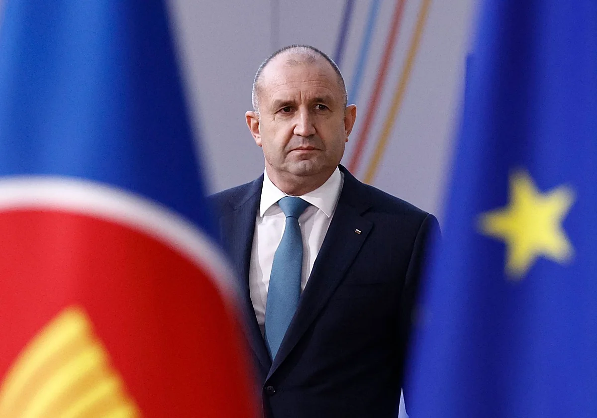 El exgeneral que trae de cabeza a la UE