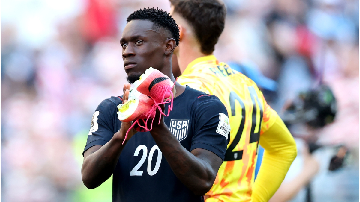 Balogun, sobre tarjeta roja que FIFA le quitó tras llamada de Trump: "Pensé que era broma"