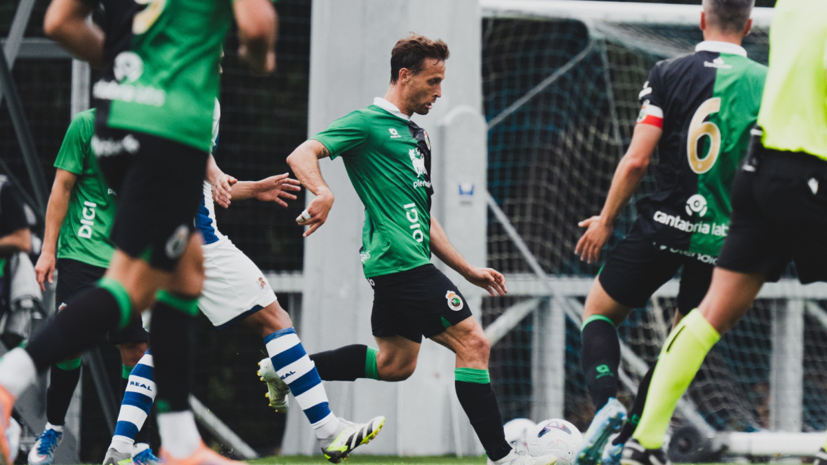 Real y Racing empatan con Canales volviendo a jugar para los cántabros 16 años después